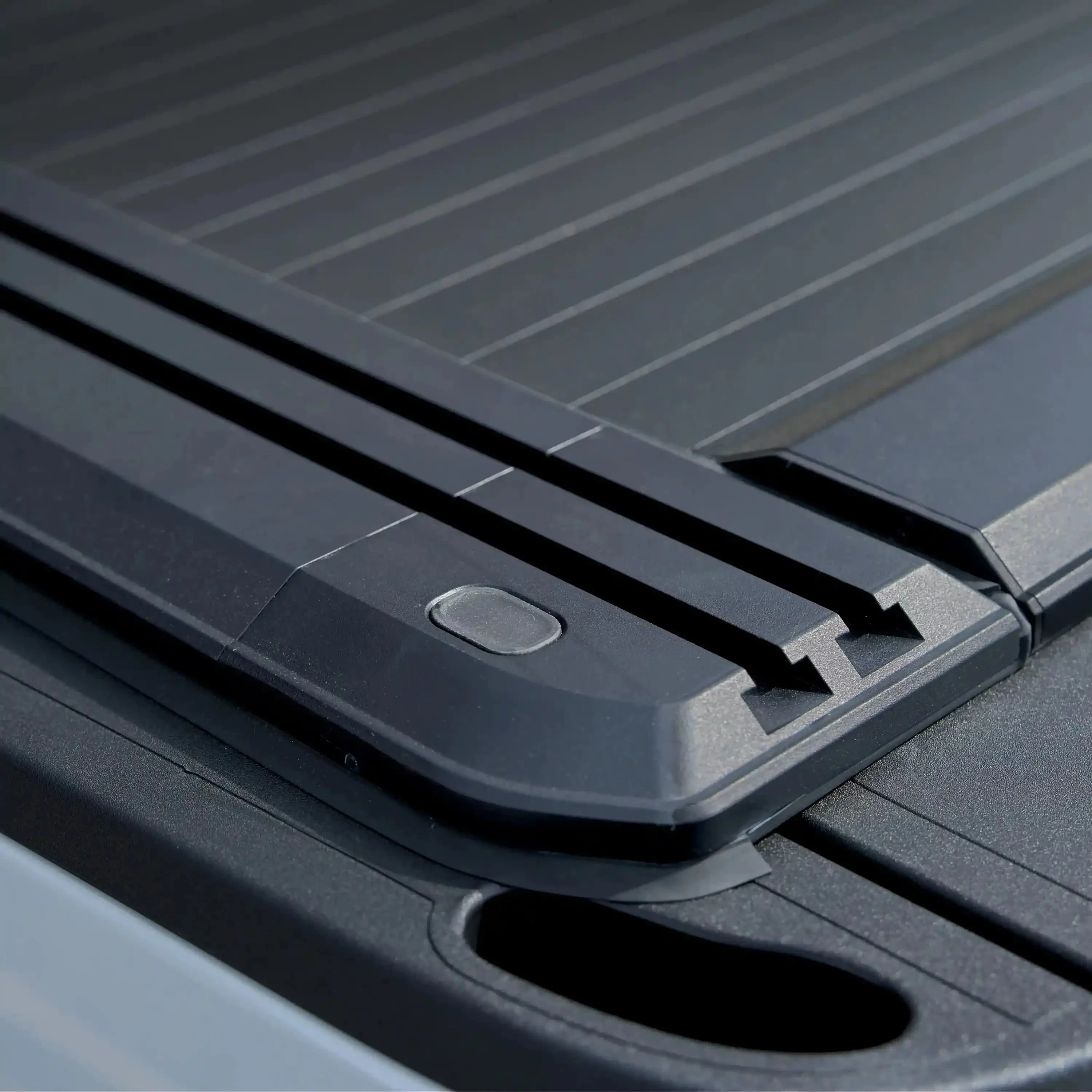 2019-2026 Ram 1500 Retractable Tonneau Cover - Image 4